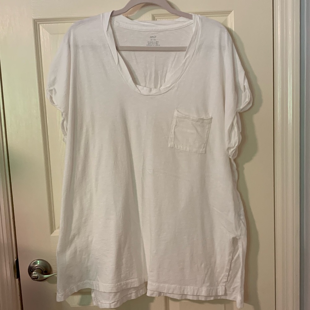 AE Scoop Neck Split Side Boyfriend Tee